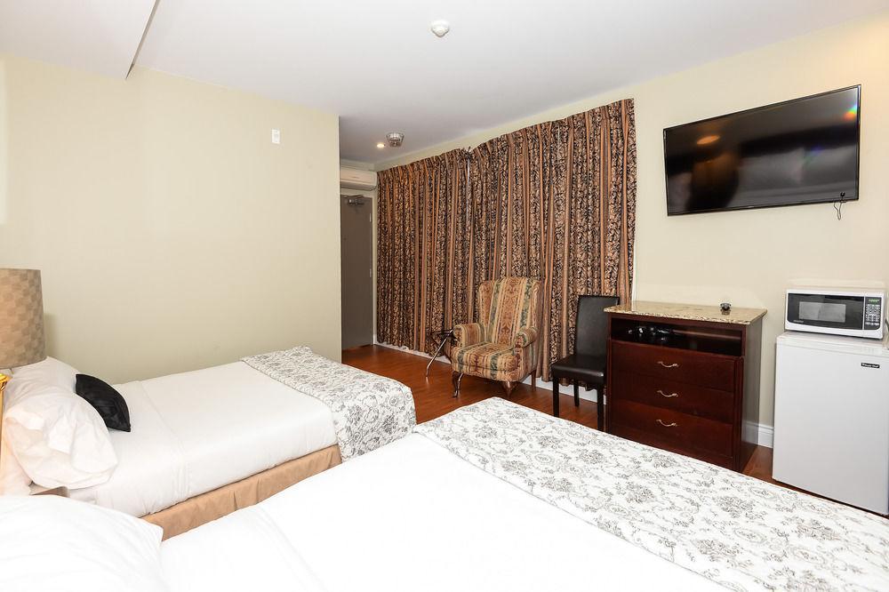 Ottawa Inn Hotel Bagian luar foto