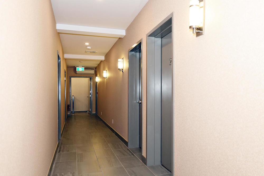 Ottawa Inn Hotel Bagian luar foto